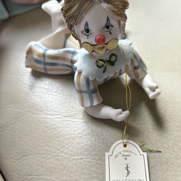 NWT Vintage Arte Porcelain Clown Figurine Designed by JS Collection - Picture 3 of 4
